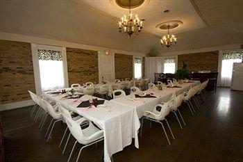 Lansing Rogues Harbor Inn מראה חיצוני תמונה