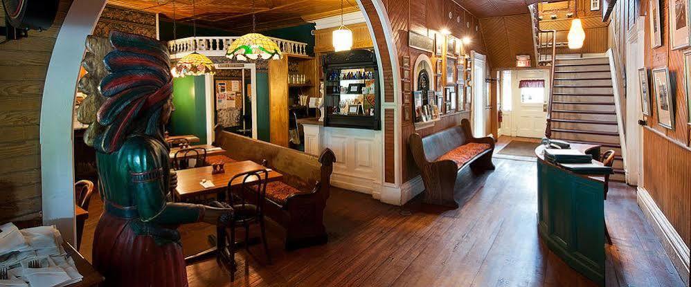 Lansing Rogues Harbor Inn מראה חיצוני תמונה